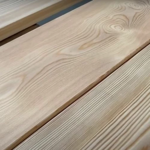 Доска террасная лиственница гладкая 34*140*4000, сорт Э (0,56м2)